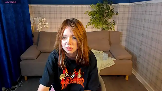 Snapshot of Edna_Martin chatting on June 2026 01:01:01 AM Edna Martin online show from June 2026 01:01:01 AM