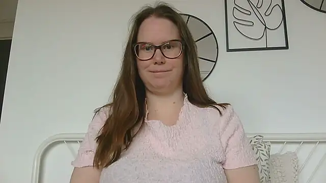 CelineThompson online show from April 2026 02:09:02 PM