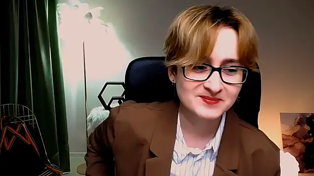 LixeLuna online show from April 2026 06:28:02 AM