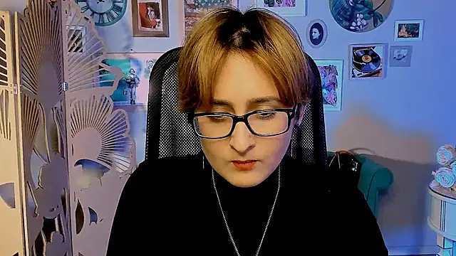 LixeLuna online show from May 2026 06:19:02 AM
