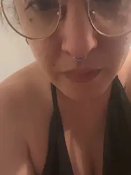 Snapshot of Xlilli69X chatting on April 2026 05:10:02 PM Xlilli69X online show from April 2026 05:10:02 PM