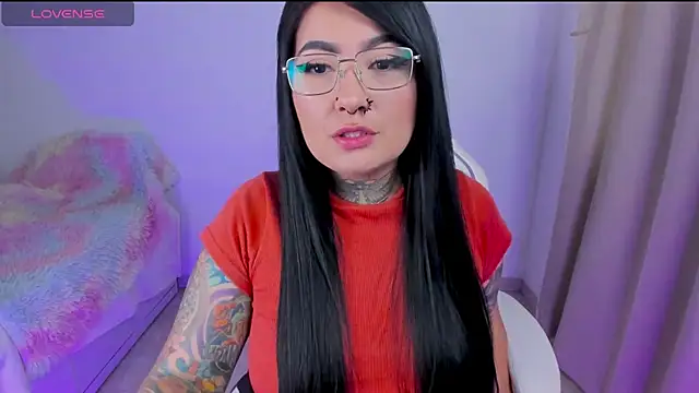 Snapshot of heeyy_kitty chatting on May 2026 06:04:02 PM heeyy kitty online show from May 2026 06:04:02 PM