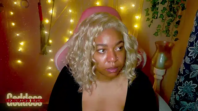 Goddess MercedesRedd online show from June 2026 01:37:01 PM