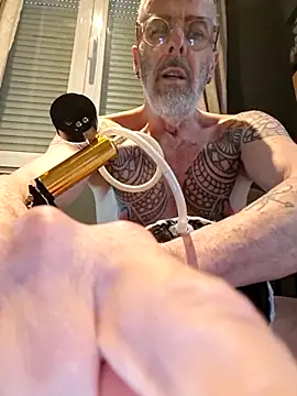 XXX666HEIL online show from May 2026 04:12:02 PM