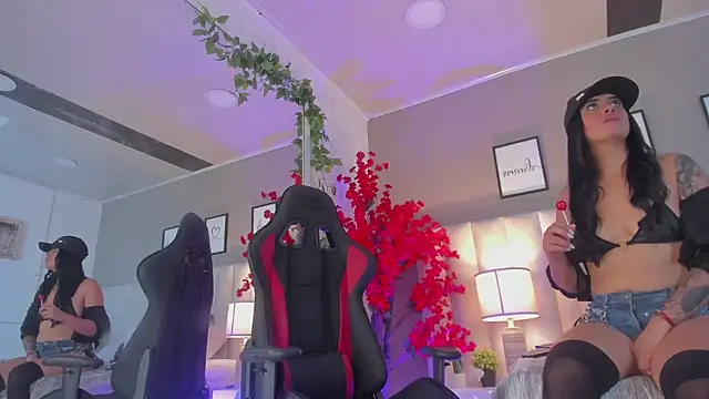 Kiara Kismet  online show from April 2026 09:13:01 PM