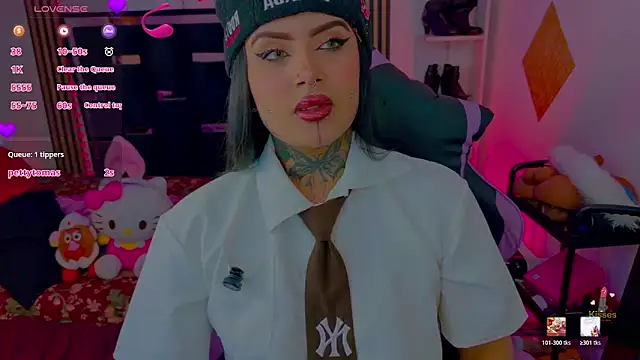 LauriInk1 online show from June 2026 09:32:02 PM