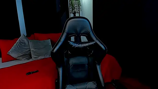 Emmet CollinsJS online show from April 2026 05:07:02 AM