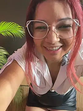 Snapshot of PaulaVegaa chatting on June 2026 06:49:02 AM PaulaVegaa online show from June 2026 06:49:02 AM