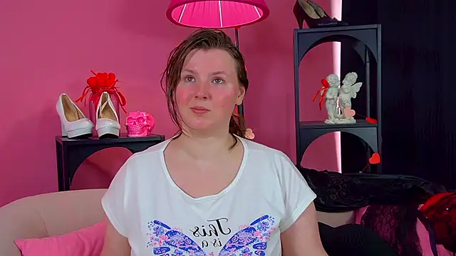 Snapshot of MelodyMoores chatting on May 2026 06:30:01 AM MelodyMoores online show from May 2026 06:30:01 AM
