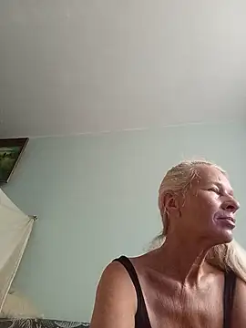 Snapshot of ViktoriaSexi1 chatting on July 2026 05:35:01 AM ViktoriaSexi1 online show from July 2026 05:35:01 AM
