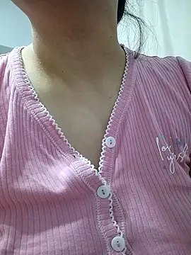 Emi hot1 online show from March 2026 05:08:01 PM