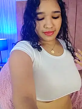 Snapshot of AriaMontes chatting on April 2026 12:11:02 PM AriaMontes online show from April 2026 12:11:02 PM