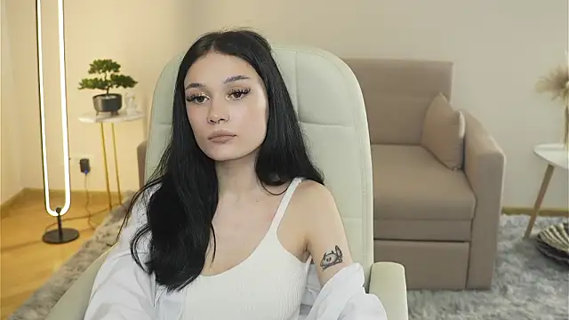 Snapshot of LynnCiprian chatting on March 2026 01:15:01 PM LynnCiprian online show from March 2026 01:15:01 PM