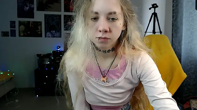 Nica Kawaii online show from April 2026 09:59:01 AM