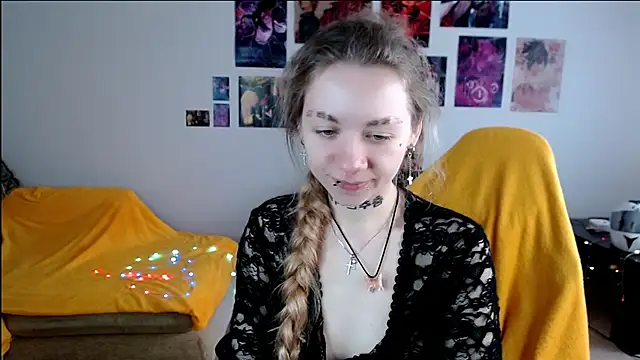 Snapshot of Nica_Kawaii chatting on May 2026 04:07:02 AM Nica Kawaii online show from May 2026 04:07:02 AM