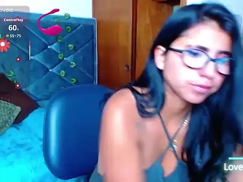Snapshot of Alisha_Gamskar13 chatting on June 2026 01:37:01 PM Alisha Gamskar13 online show from June 2026 01:37:01 PM