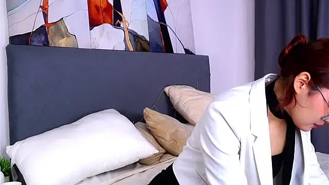 Snapshot of NelleMihalko chatting on July 2026 01:25:01 PM NelleMihalko online show from July 2026 01:25:01 PM