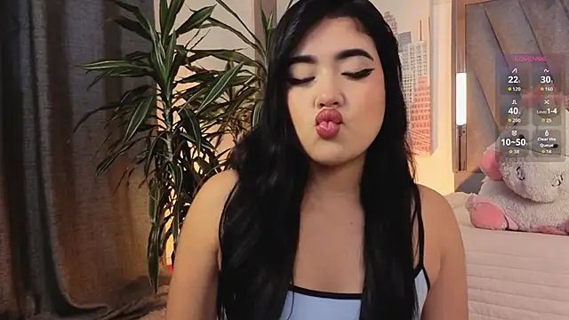 Snapshot of SweetiePie_3 chatting on May 2026 12:55:02 PM SweetiePie 3 online show from May 2026 12:55:02 PM