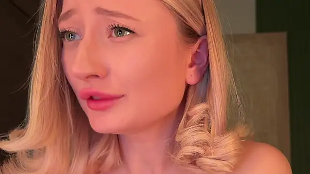 Snapshot of Wendy_Amberr chatting on March 2026 04:35:01 PM Wendy Amberr online show from March 2026 04:35:01 PM