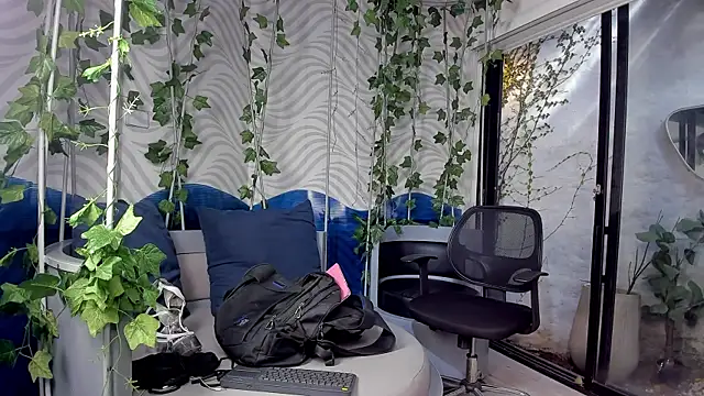 Snapshot of Sienna_Dark chatting on June 2026 08:13:02 PM Sienna Dark online show from June 2026 08:13:02 PM