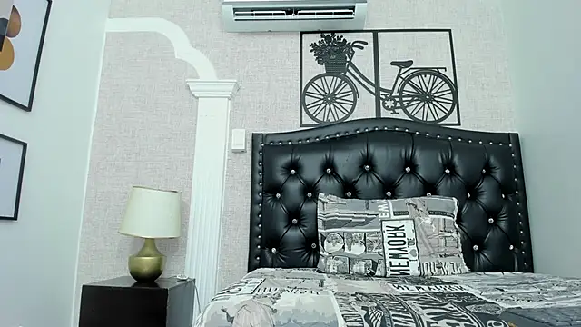 Snapshot of Kenndra_lust chatting on March 2026 12:53:01 PM Kenndra lust online show from March 2026 12:53:01 PM