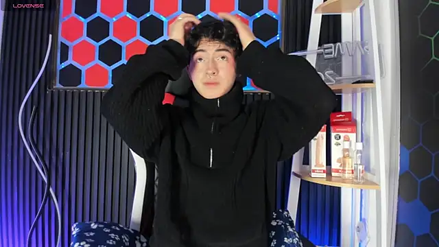 Cristopher Wild online show from April 2026 08:22:01 PM