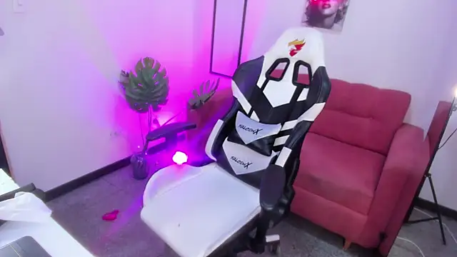 lexy the best online show from April 2026 08:09:02 PM