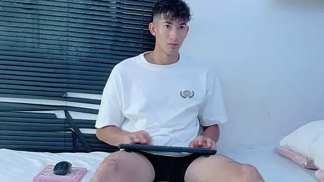 Snapshot of angel_boy02 chatting on July 2026 09:03:01 PM angel boy02 online show from July 2026 09:03:01 PM
