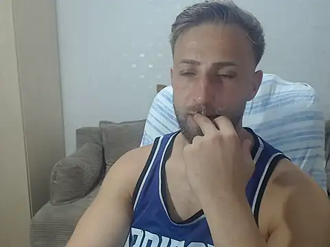 BlondEagleMuscle online show from August 2026 08:00:02 PM