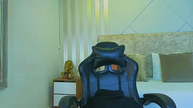 j belle  online show from April 2026 01:53:01 PM