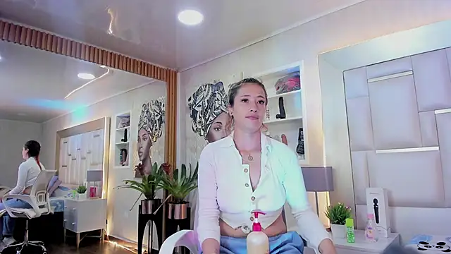 Snapshot of ZoeTaylorl chatting on May 2026 12:13:02 PM ZoeTaylorl online show from May 2026 12:13:02 PM