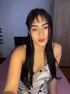 Snapshot of Ariel_blake chatting on June 2026 04:01:02 PM Ariel blake online show from June 2026 04:01:02 PM