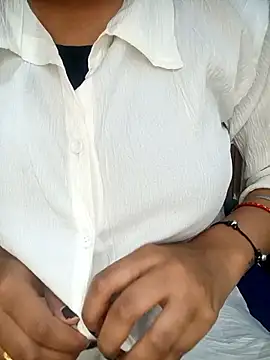 Snapshot of MEGHA_MEERA chatting on March 2026 09:28:01 AM MEGHA MEERA online show from March 2026 09:28:01 AM