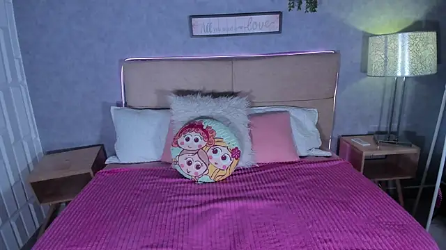 Mia1blaze online show from April 2026 03:20:01 AM