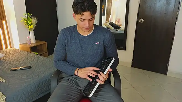 MrAdonis  online show from April 2026 07:43:01 PM