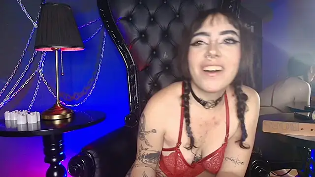 Snapshot of HoneyDemoni chatting on April 2026 12:21:02 PM HoneyDemoni online show from April 2026 12:21:02 PM