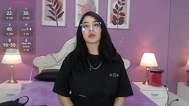 Snapshot of YayaQueen chatting on June 2026 12:03:02 PM YayaQueen online show from June 2026 12:03:02 PM