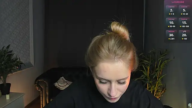 Mickey Milk online show from April 2026 08:09:01 PM