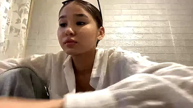 Snapshot of CatherineForbes chatting on April 2026 01:15:01 PM CatherineForbes online show from April 2026 01:15:01 PM