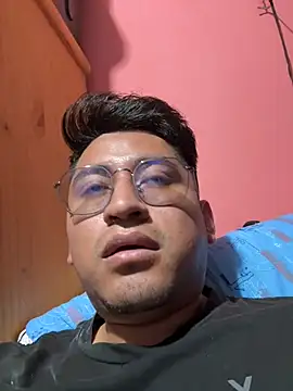 Snapshot of GoldenM95 chatting on July 2026 12:46:02 AM GoldenM95 online show from July 2026 12:46:02 AM