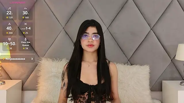 Snapshot of OliviaDiaz chatting on April 2026 08:17:02 PM OliviaDiaz online show from April 2026 08:17:02 PM