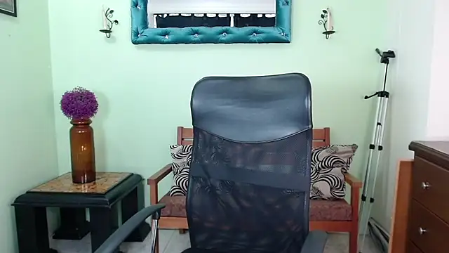 ChalonVera online show from April 2026 08:24:02 PM