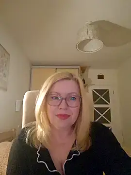 Snapshot of JanieLight53 chatting on March 2026 05:36:01 PM JanieLight53 online show from March 2026 05:36:01 PM