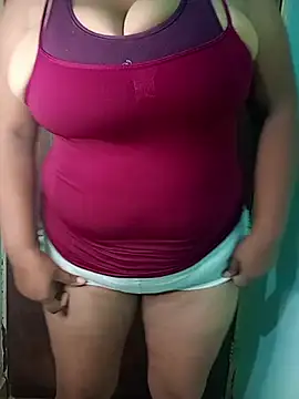 Snapshot of latina_bigtitss chatting on May 2026 05:12:01 AM latina bigtitss online show from May 2026 05:12:01 AM