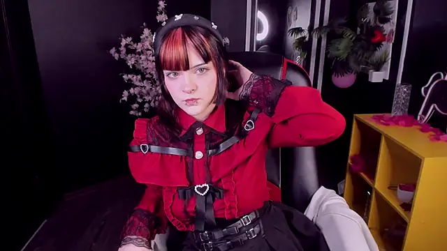 Snapshot of EsterTwilight chatting on May 2026 04:01:02 PM EsterTwilight online show from May 2026 04:01:02 PM
