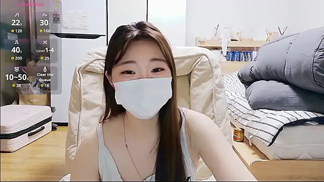 Berry Chuu online show from May 2026 06:05:01 PM