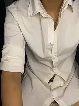 -Lilyn- online show from April 2026 04:56:02 PM