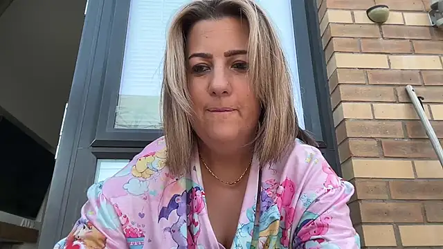 annabellewarick online show from July 2026 06:49:01 AM