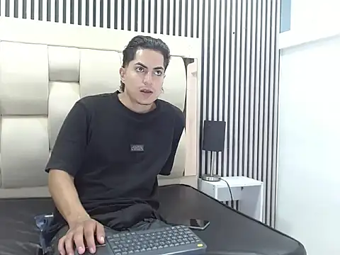Alex Wolft online show from June 2026 03:46:01 PM
