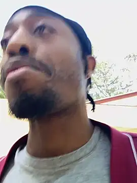 Snapshot of OneUp_Close chatting on April 2026 04:43:02 PM OneUp Close online show from April 2026 04:43:02 PM
